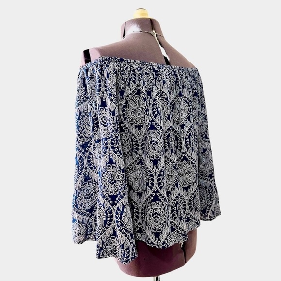 Elan Blue & White Patterned Long Sleeve Tie Front Blouse Size S - Picture 3 of 8